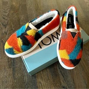 TOMS NWT Size 7 mallow fiesta fluff Alpargata multicolor slip on shoes